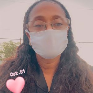 Meet your Posher, Cynthia